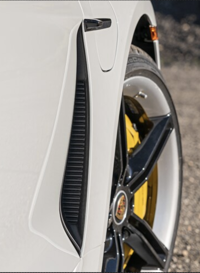Porsche Taycan Front fender vents 1582271258554