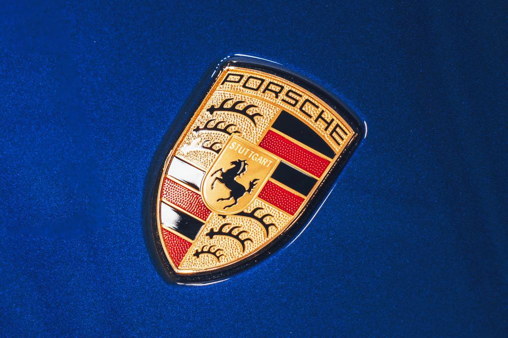 Porsche Taycan Live studio shots of Taycan Turbo 19_1