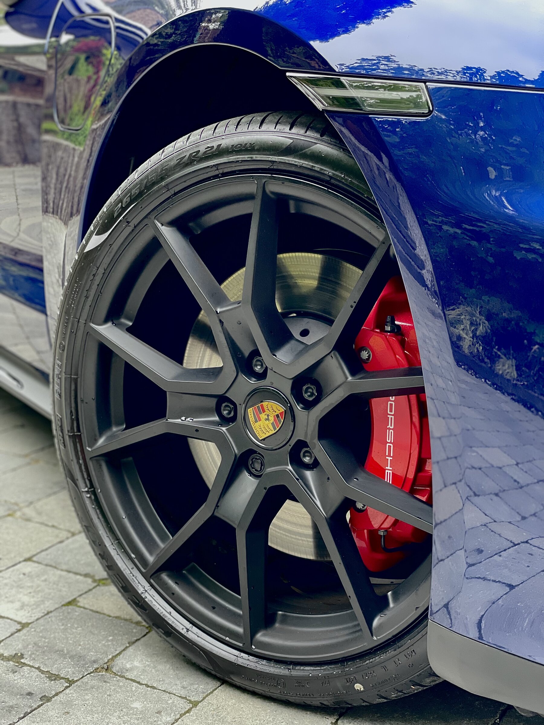 Porsche Taycan GTS in gentian blue with crayon GTS interior 22FD602F-E67E-4E4C-B1F6-50DA4468E44A