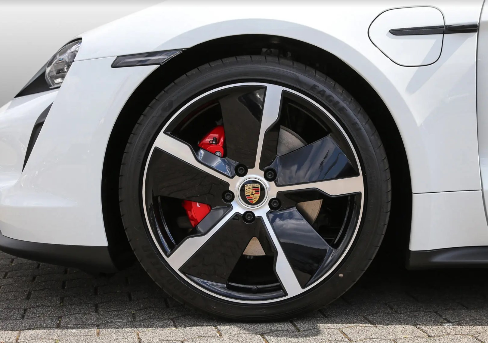 Porsche Taycan Request: White Taycan w/ Taycan Exclusive Design Wheels 4