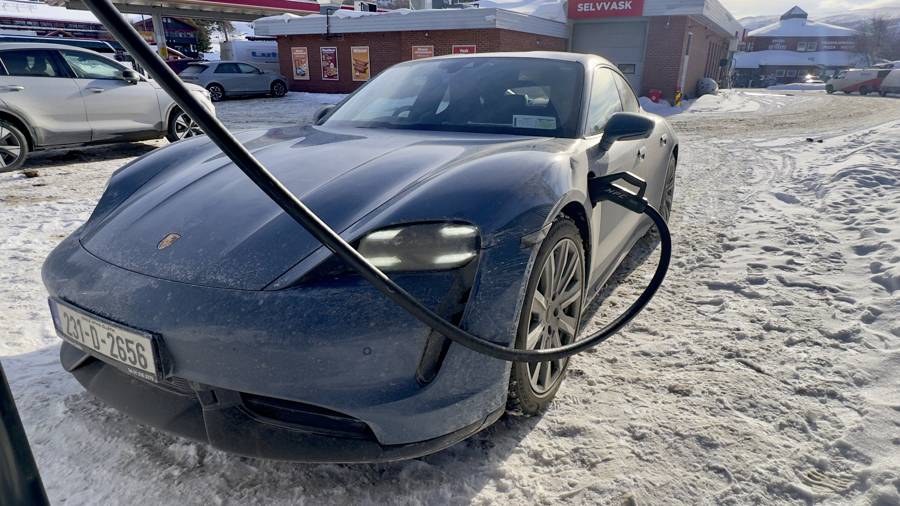 Porsche Taycan Taycan to Tromsø Road Trip – Winter 2023 (Arctic Norway) 52708302725_92949dca27_4k
