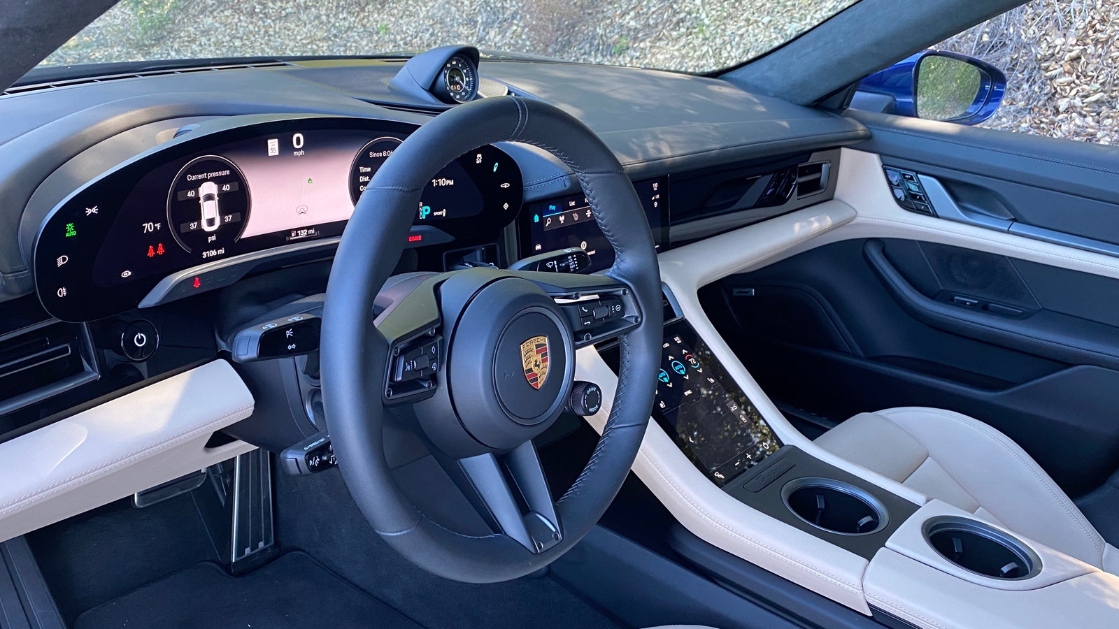 Porsche Taycan 2020 Taycan Turbo Crushes EPA Numbers in Autoblog's Range Test cockpit