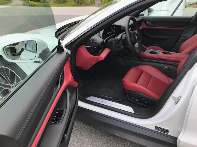 Porsche Taycan My pictures and experience with my Standard White 4S+ Frontseat2