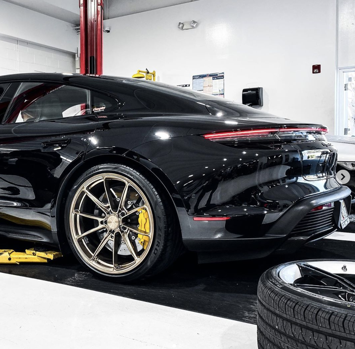 Porsche Taycan Aftermarket wheels for Taycan ftermarket-forged-wheels-champion-motorsport-2-
