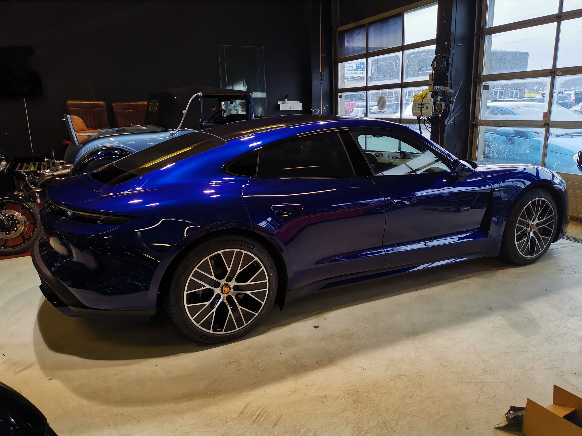 Porsche Taycan GENTIAN BLUE Taycan Club IMG_20200319_142757