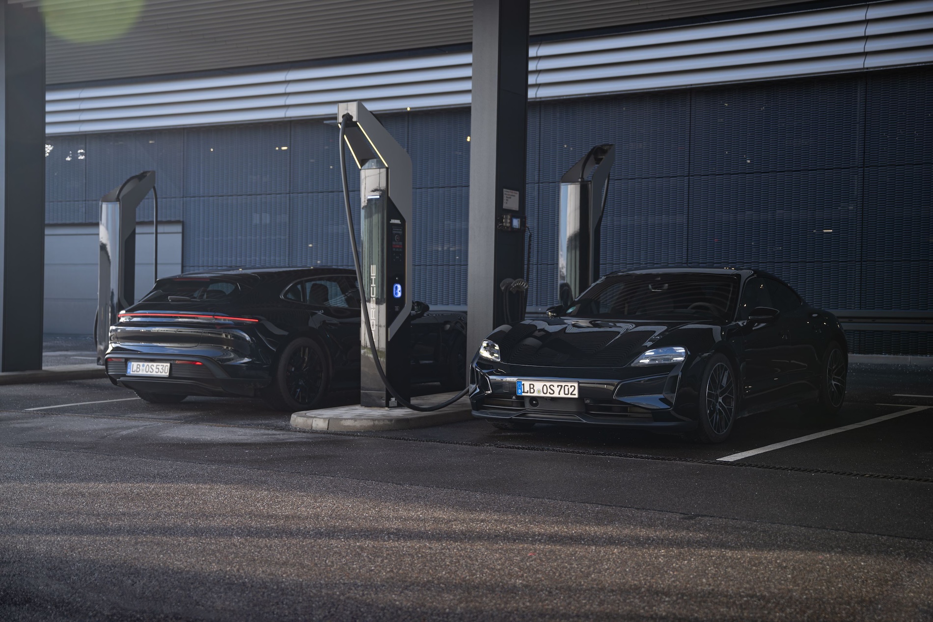 Porsche Taycan 🚨 2025 Taycan Officially Revealed! Specs, Wallpaper Photos, Videos & US Pricing porsche-taycan-charging-0036-v1-65c2469d81f61