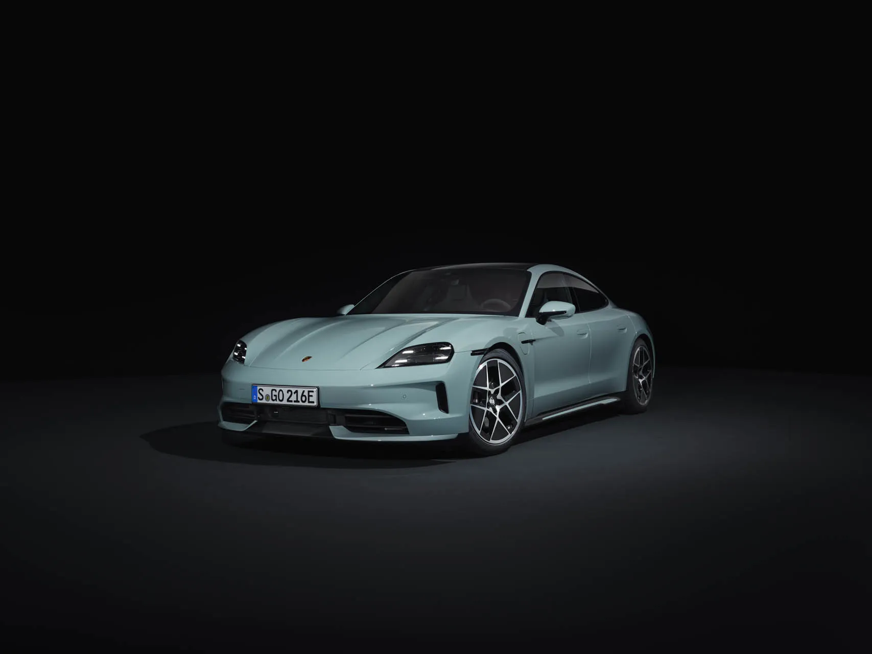 Porsche Taycan 🚨 2025 Taycan Officially Revealed! Specs, Wallpaper Photos, Videos & US Pricing porsche-taycan_100917178_h