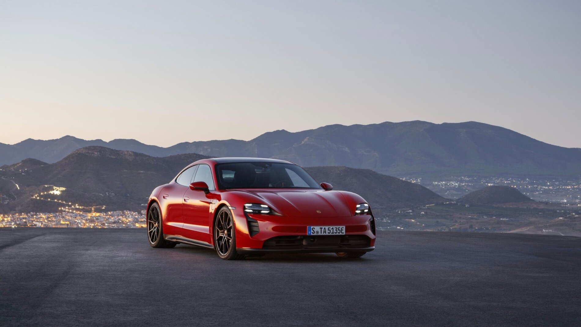 Porsche Taycan ? World Premiere: 2022 Taycan GTS Sedan and GTS Sport Turismo W21_8190_highres