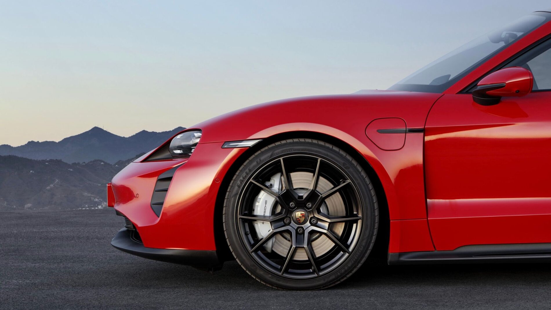 Porsche Taycan ? World Premiere: 2022 Taycan GTS Sedan and GTS Sport Turismo W21_8681_highres
