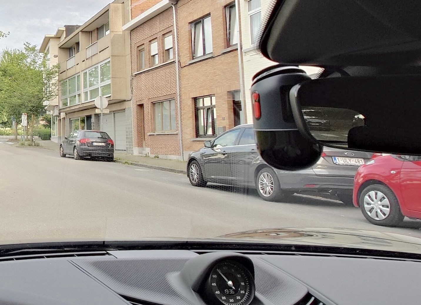 Another dash cam installation : 70mai Omni | TaycanForum -- Porsche ...